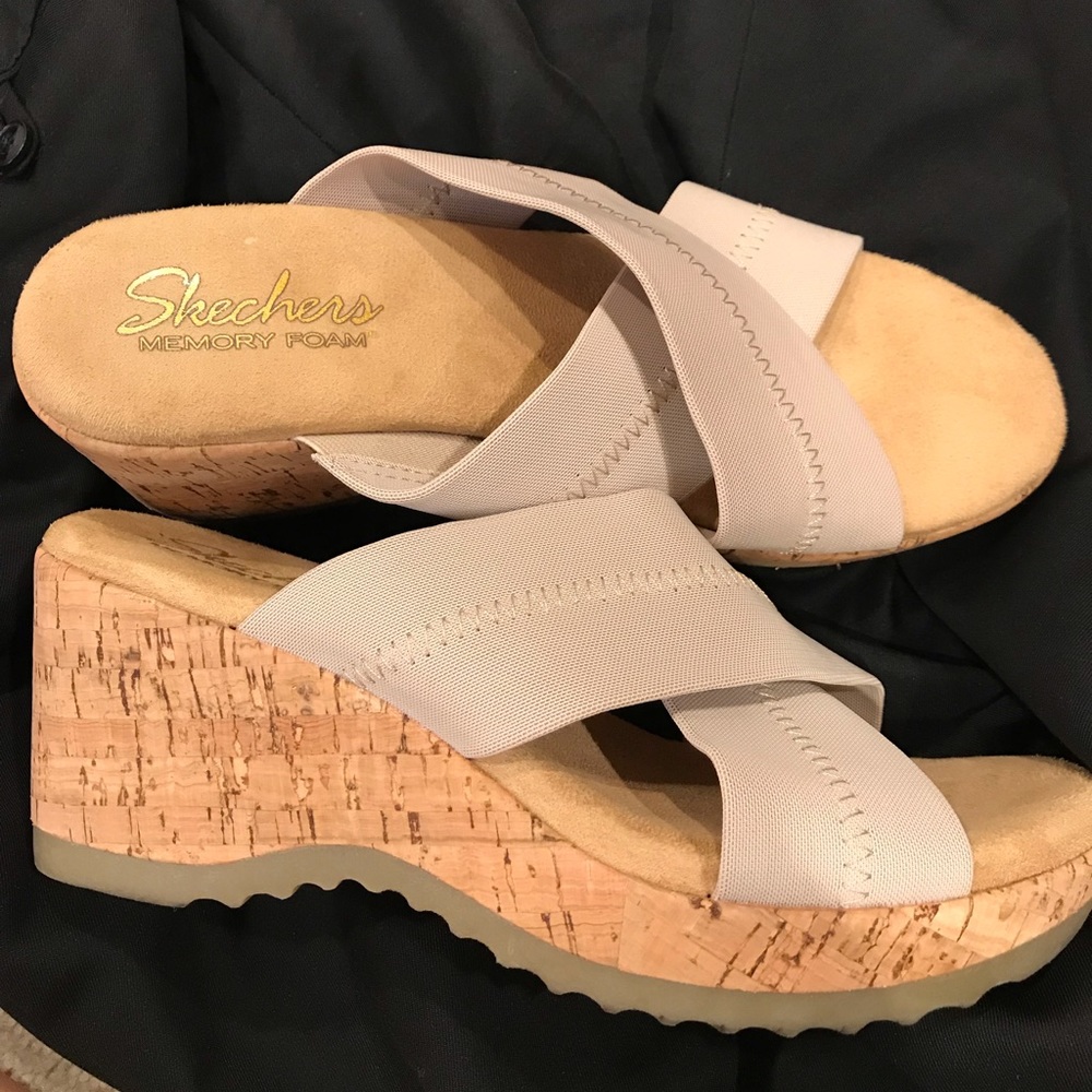 Sketchers Tan wedge sandal, size 8